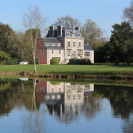 Chateau De La Chasse Beauvais Romagne  Exterior photo